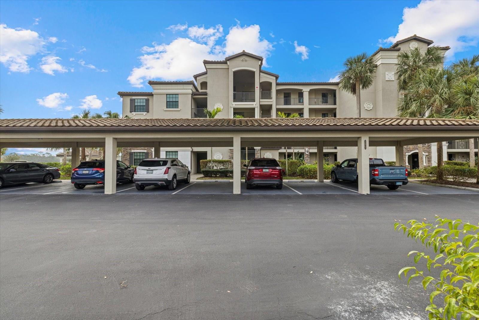 Image 23 of 44 For 16904 Vardon Terrace 102