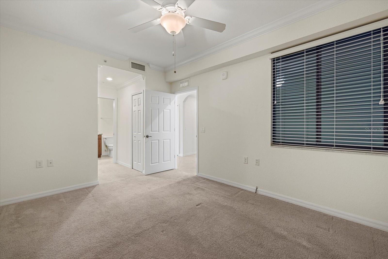 Image 25 of 44 For 16904 Vardon Terrace 102