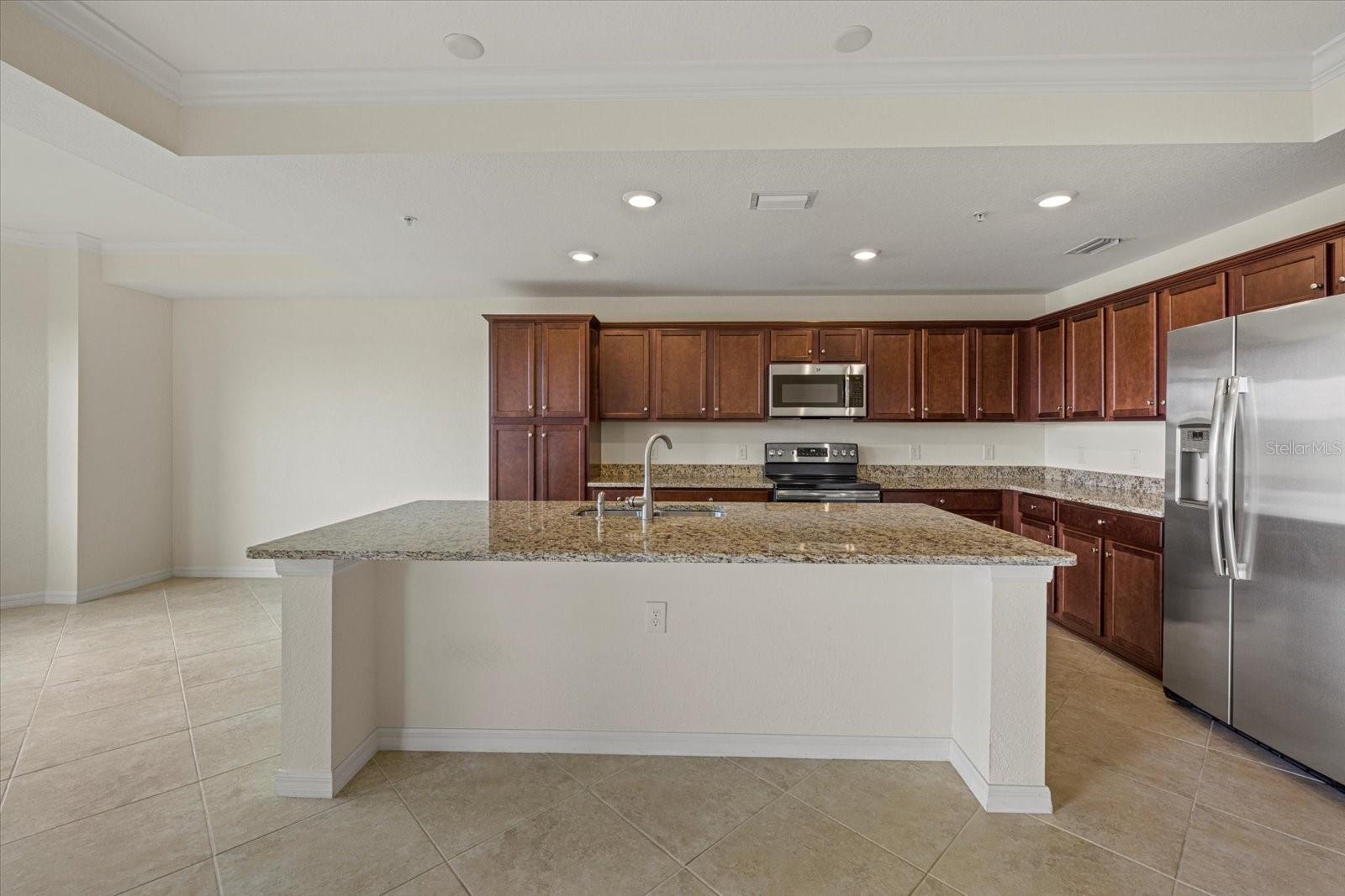 Image 7 of 44 For 16904 Vardon Terrace 102