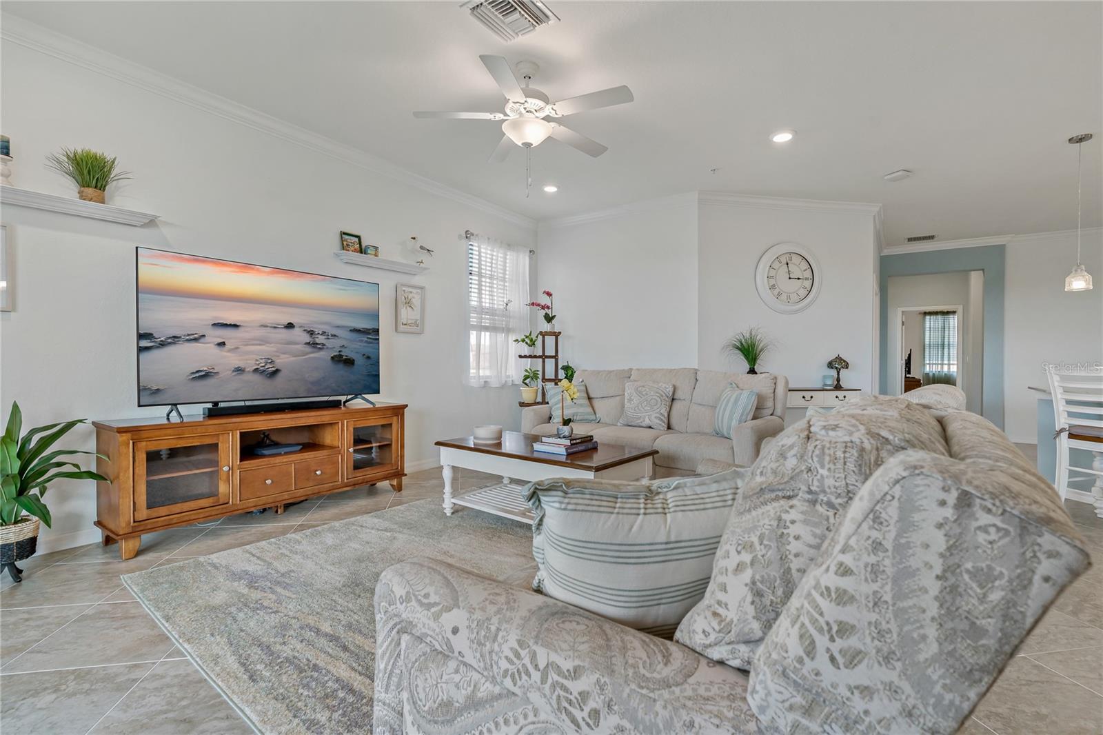 Image 13 of 67 For 23189 Banbury Way 203
