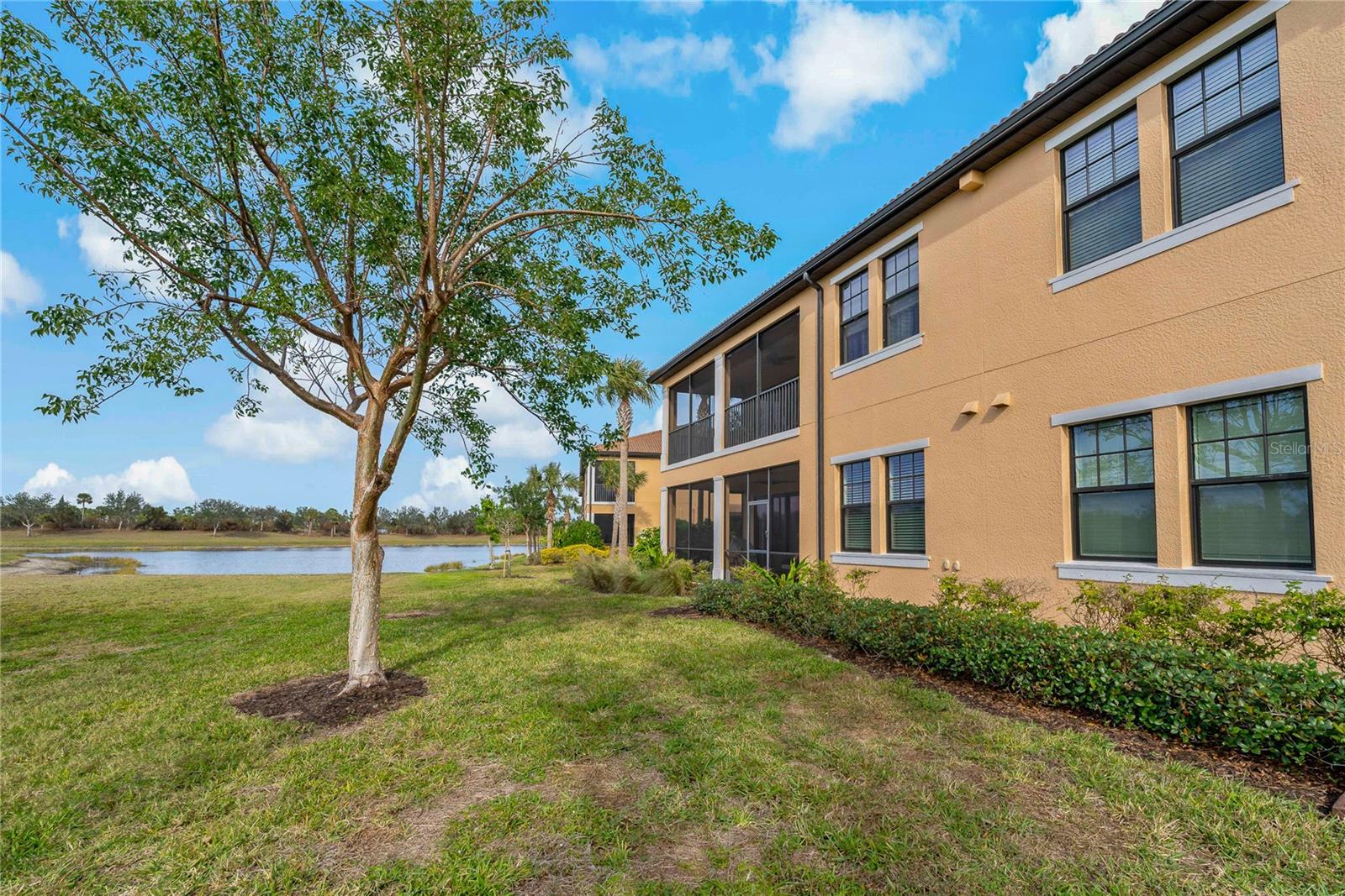 Image 4 of 67 For 23189 Banbury Way 203