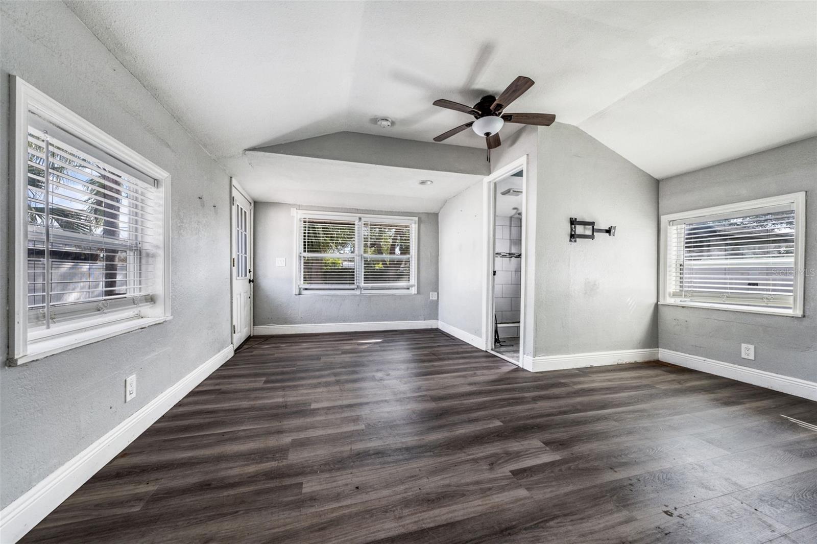 Image 11 of 33 For 445 88th Avenue N
