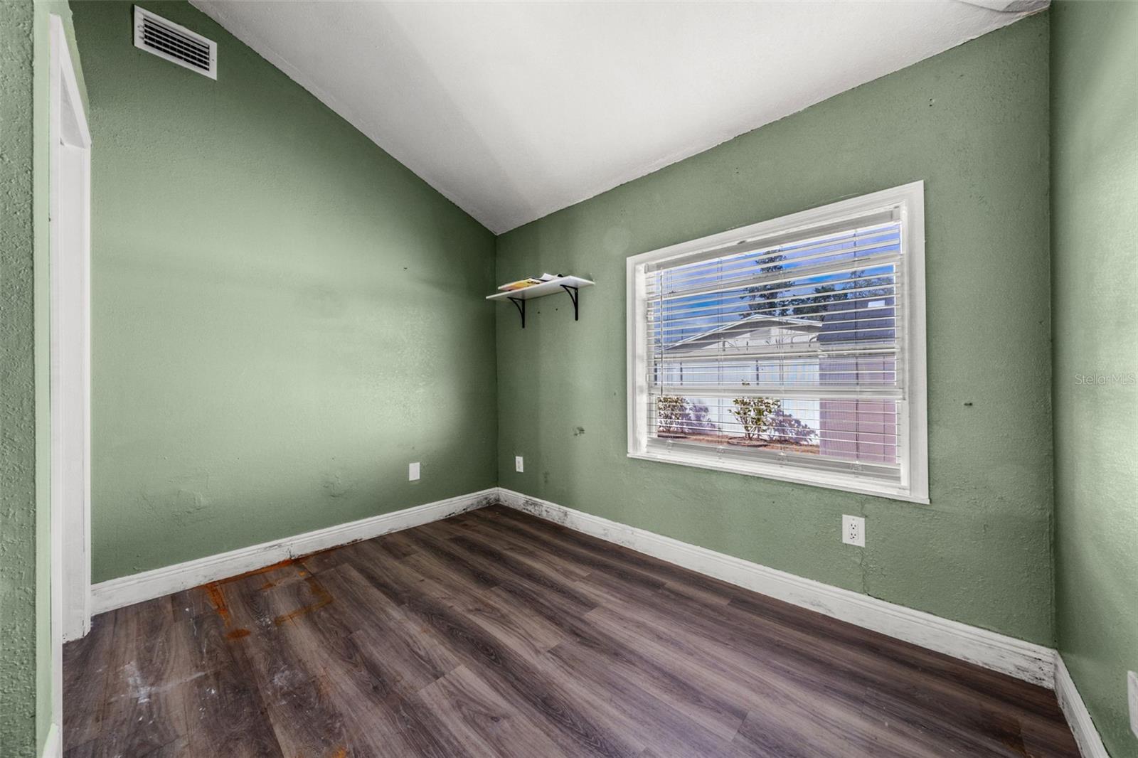 Image 18 of 33 For 445 88th Avenue N