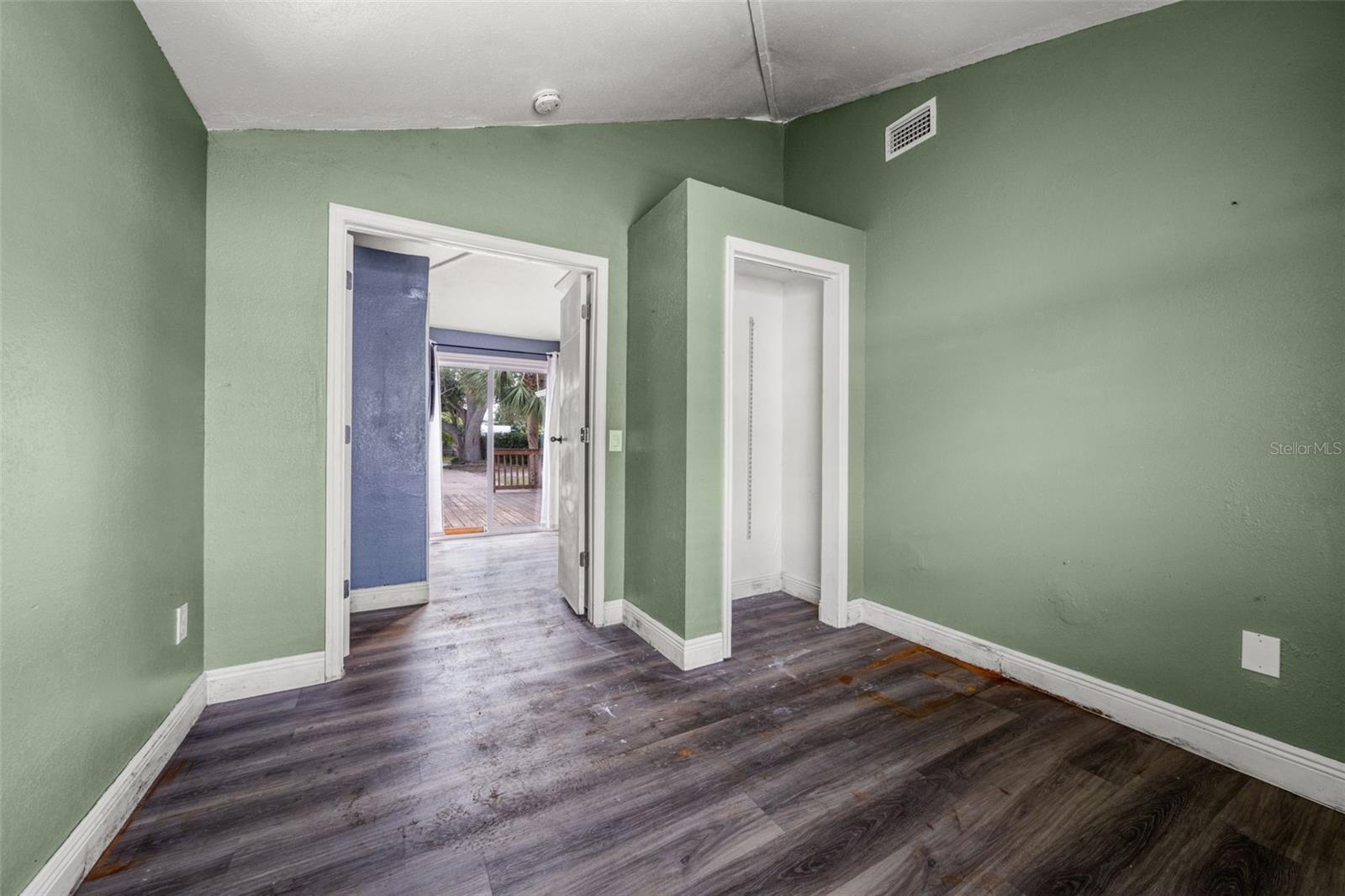 Image 19 of 33 For 445 88th Avenue N