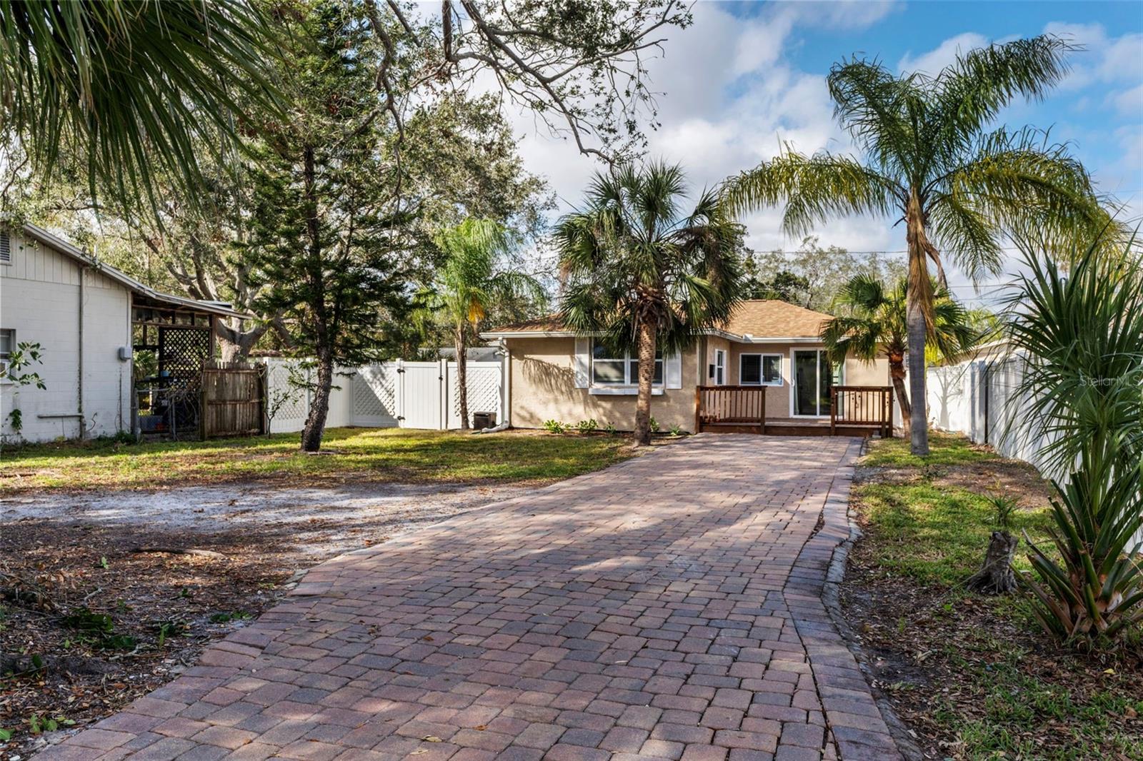 Image 21 of 33 For 445 88th Avenue N