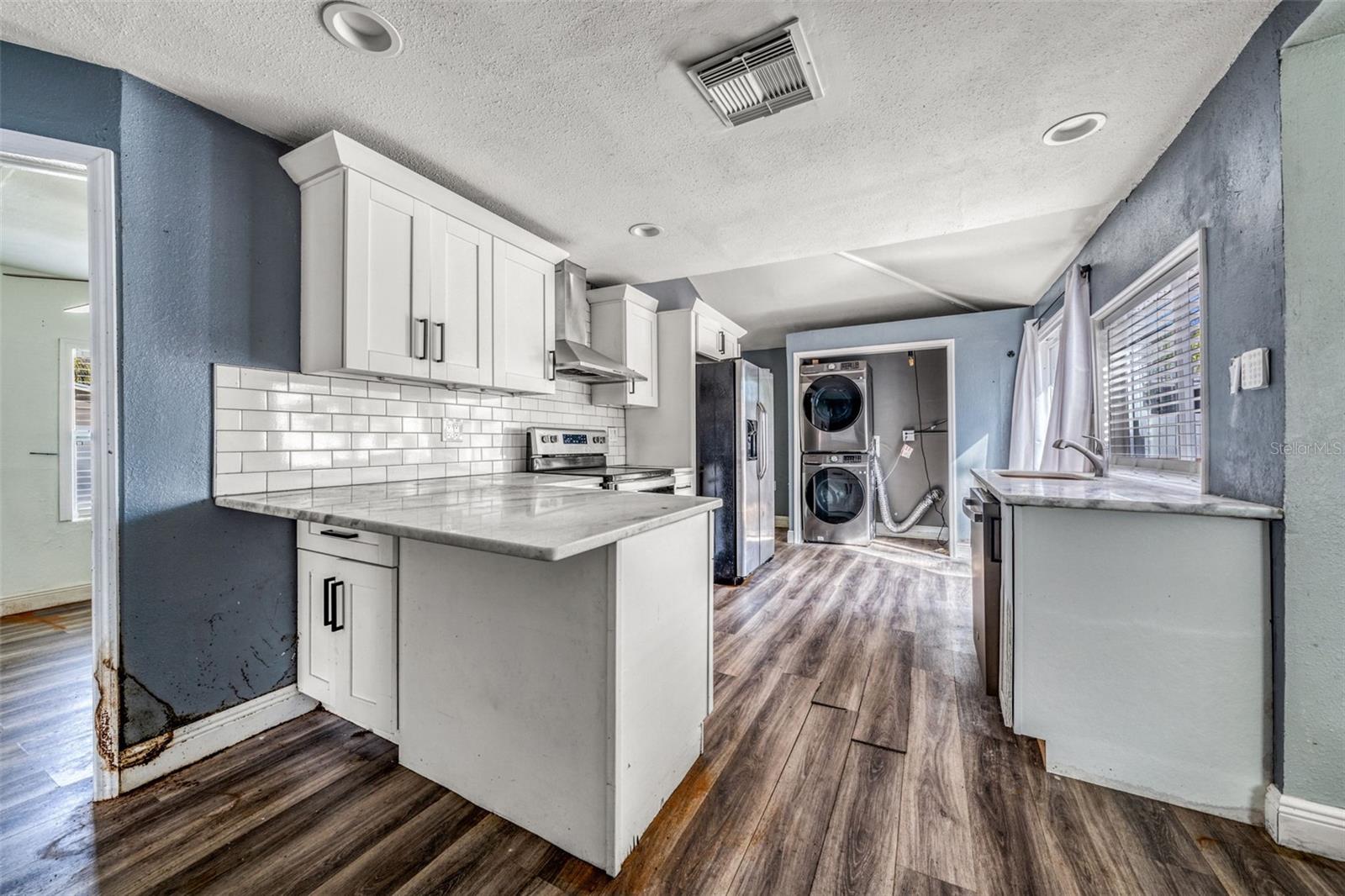 Image 6 of 33 For 445 88th Avenue N