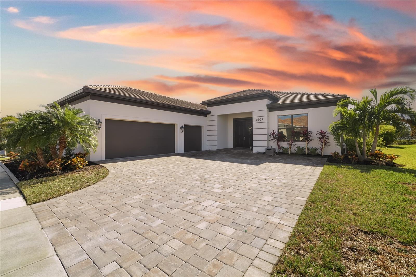 Details for 4609 Antrim Drive, SARASOTA, FL 34240