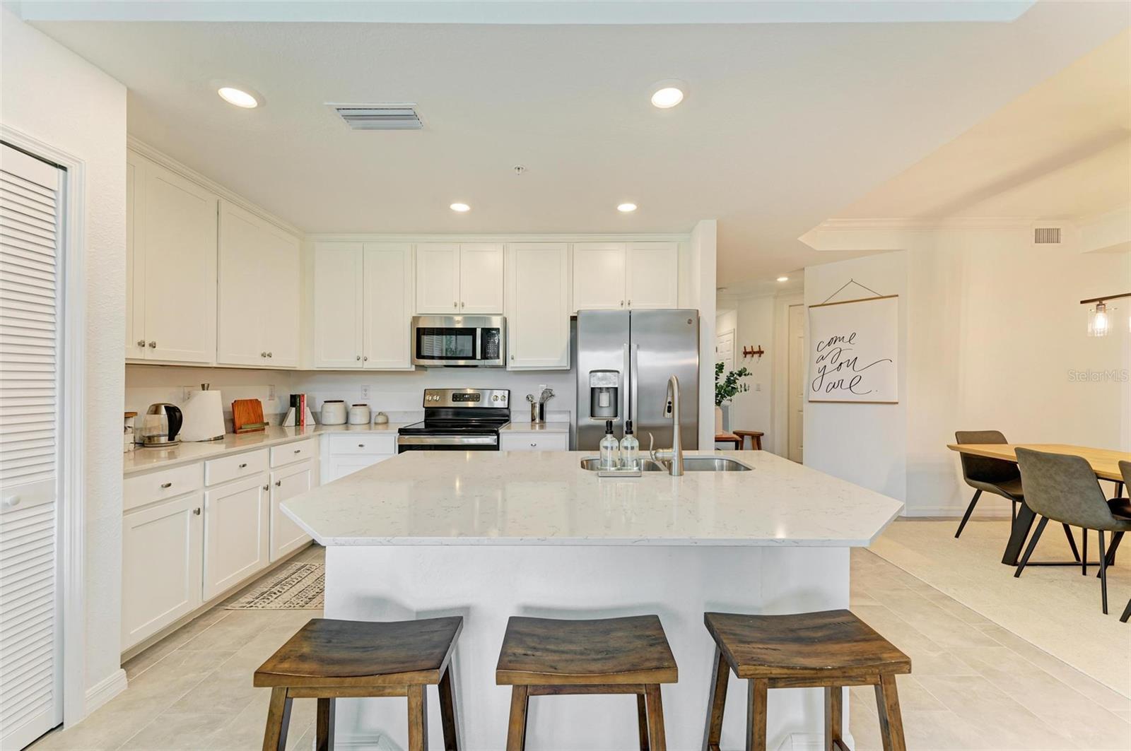 Image 5 of 39 For 18114 Gawthrop Drive 108