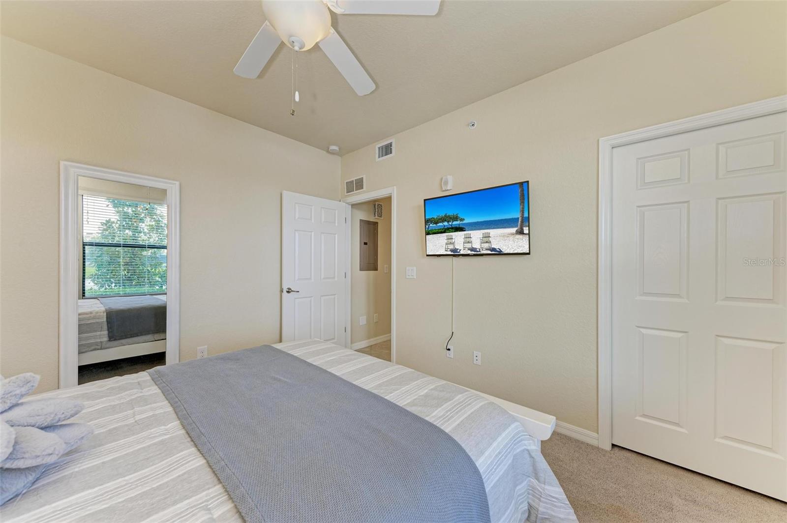 Image 31 of 45 For 5518 Palmer Circle 106