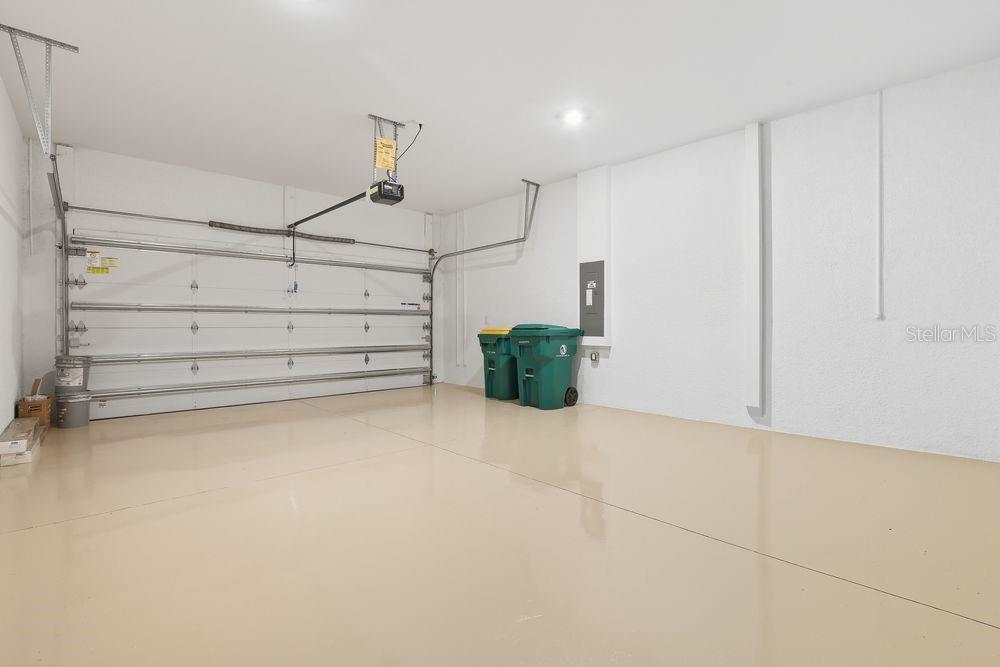 Image 25 of 40 For 26902 Victoria Place