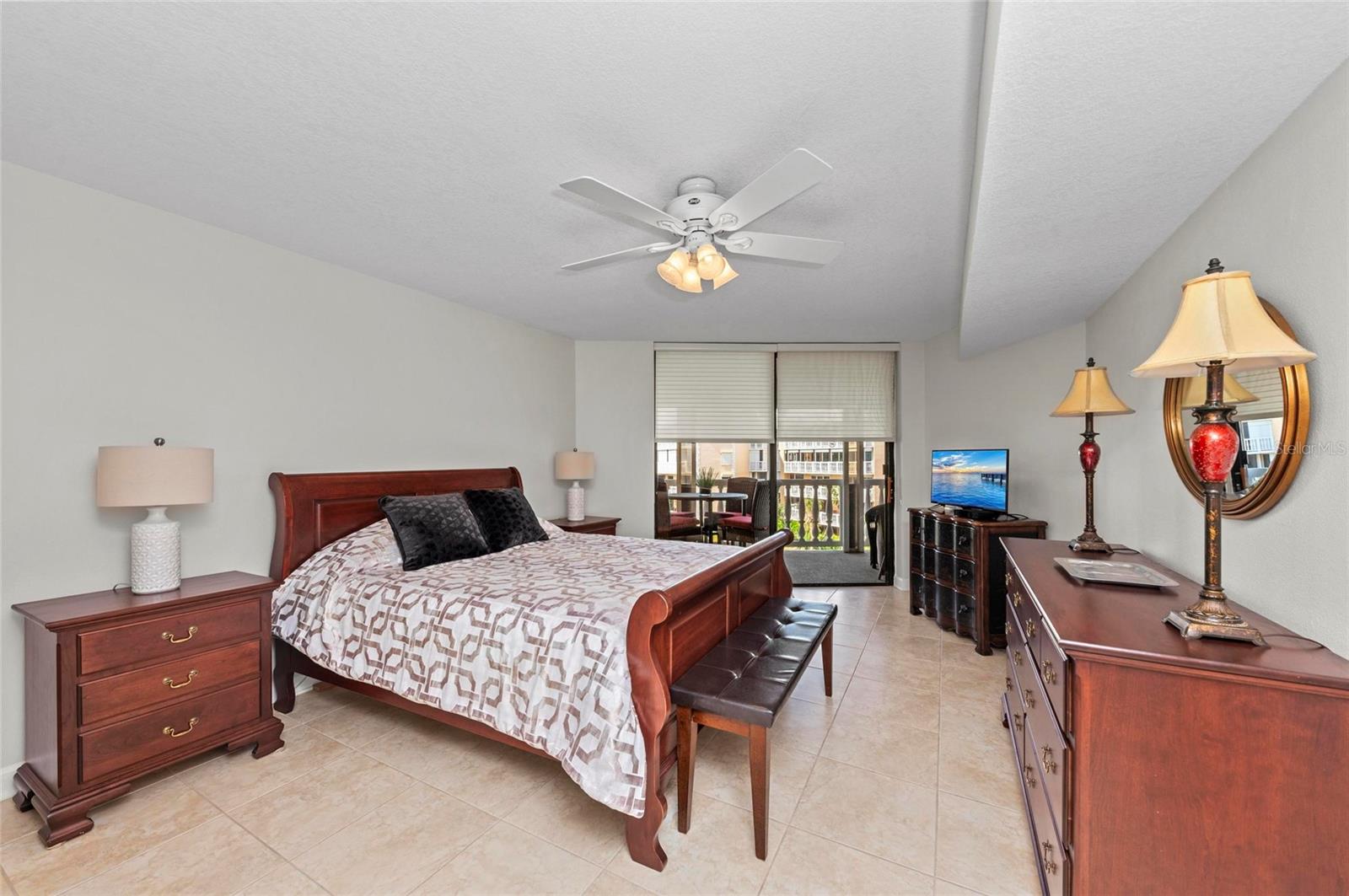 Listing photo id 31 for 6500 Sunset Way 311