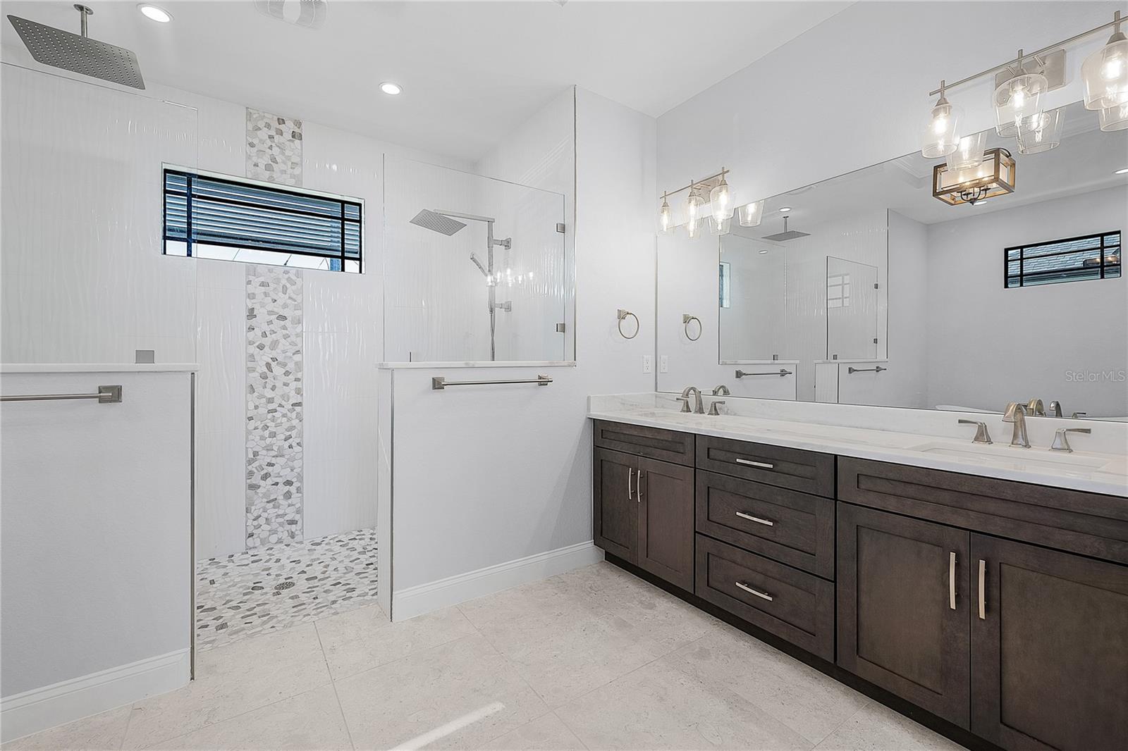 Image 7 of 62 For 15170 Altura Road