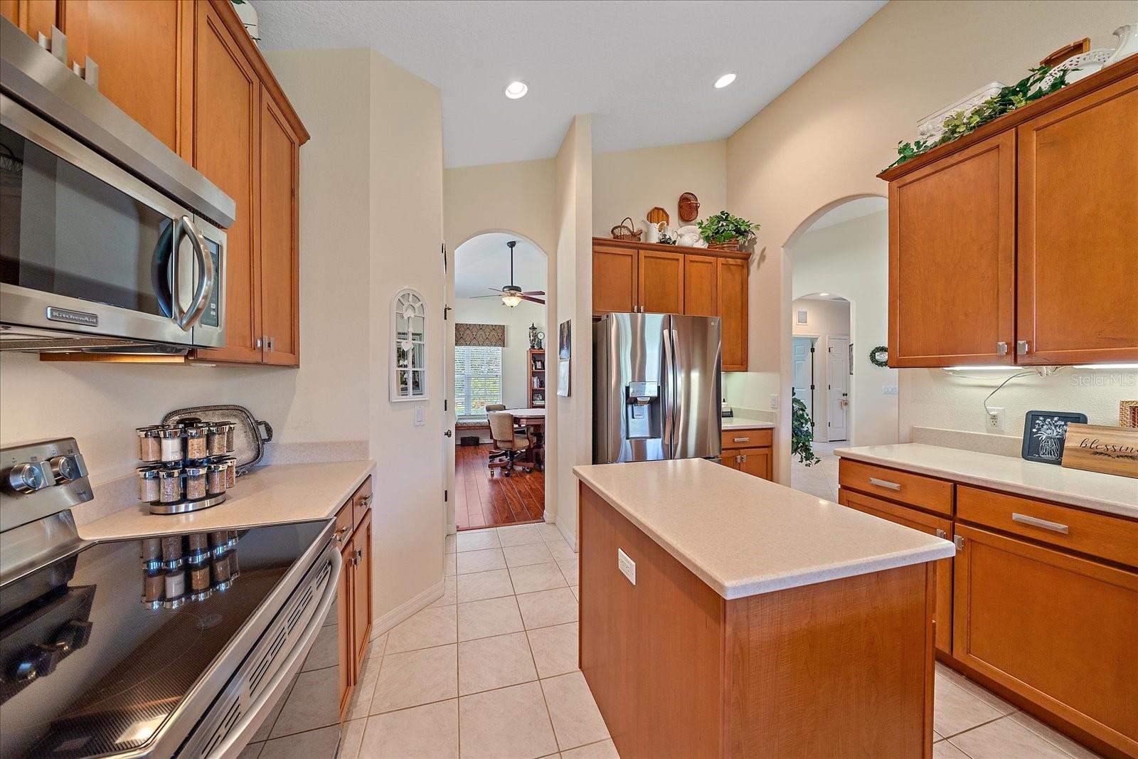 Image 13 of 43 For 6540 Tailfeather Way