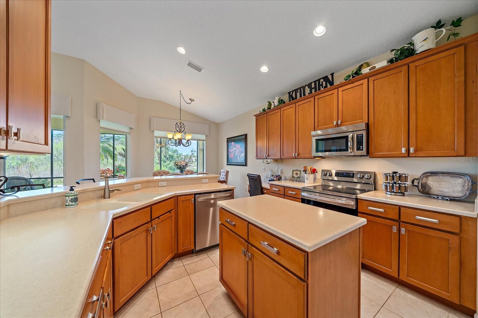 Image 15 of 43 For 6540 Tailfeather Way
