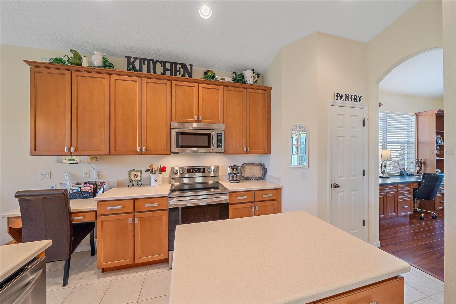 Image 17 of 43 For 6540 Tailfeather Way