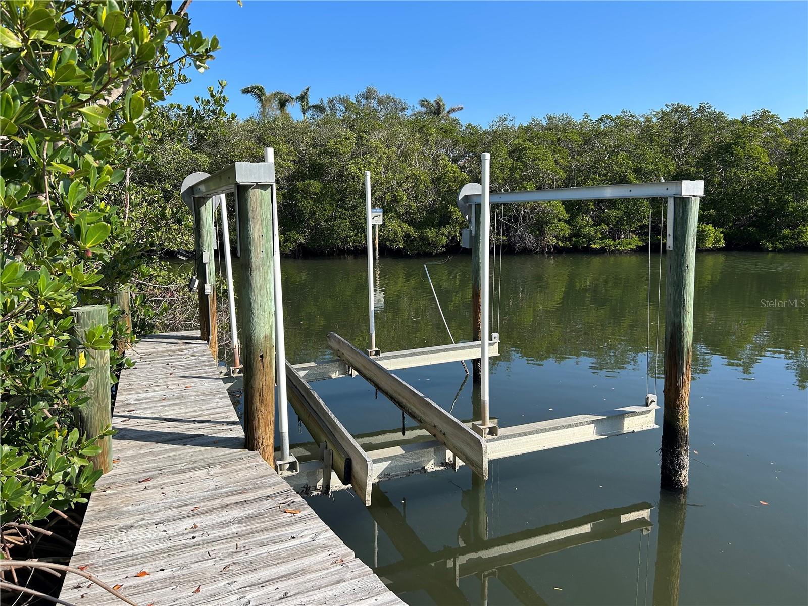 Listing photo id 57 for 4207 Marina View Way