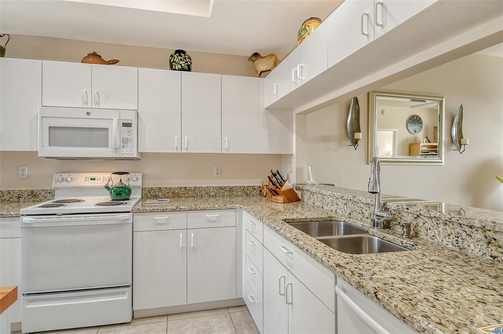Image 12 of 44 For 8735 Olde Hickory Avenue 8210