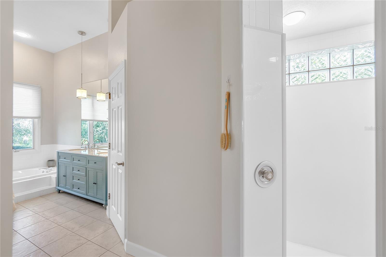 Image 21 of 50 For 8717 54th Avenue E