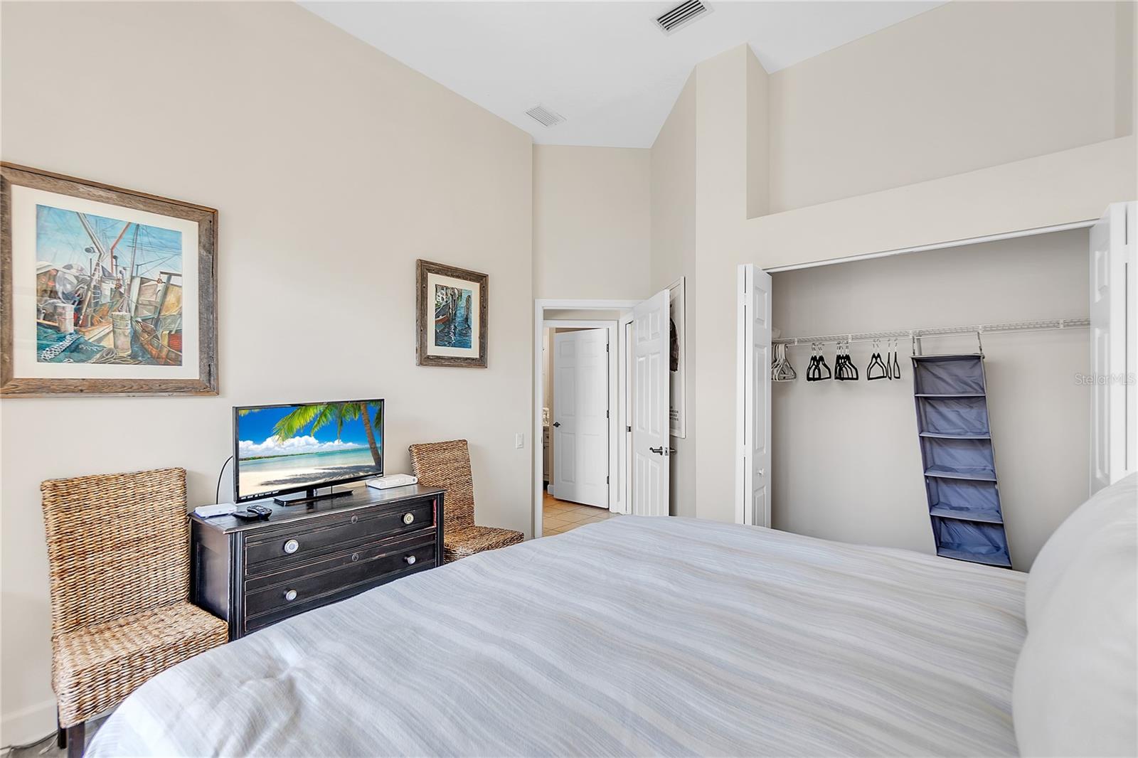 Image 33 of 50 For 8717 54th Avenue E