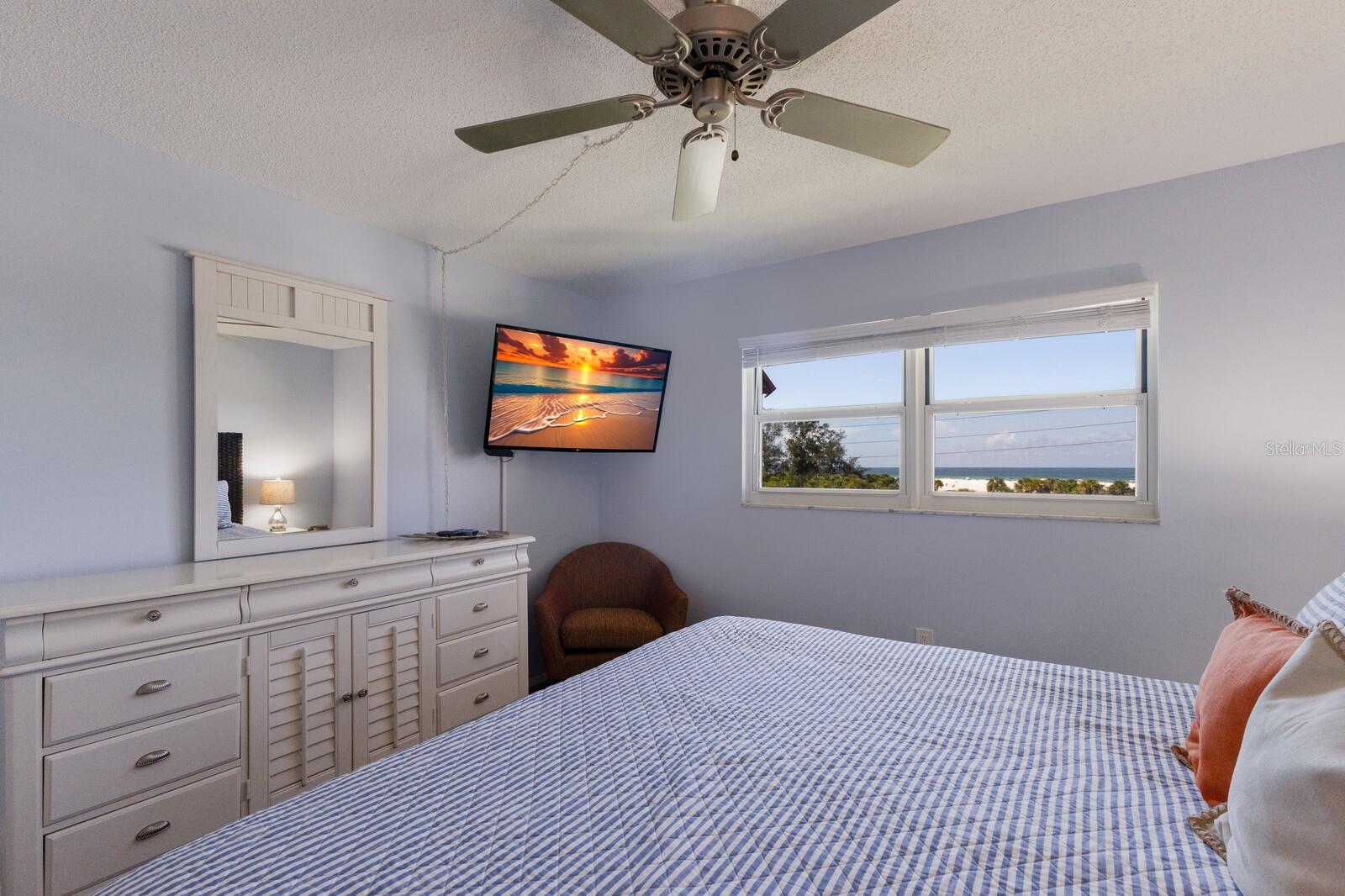 Image 10 of 58 For 901 Beach Road 402