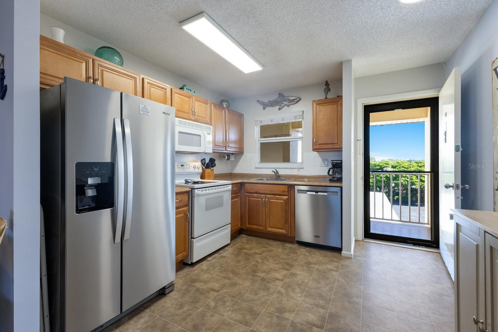 Image 3 of 58 For 901 Beach Road 402