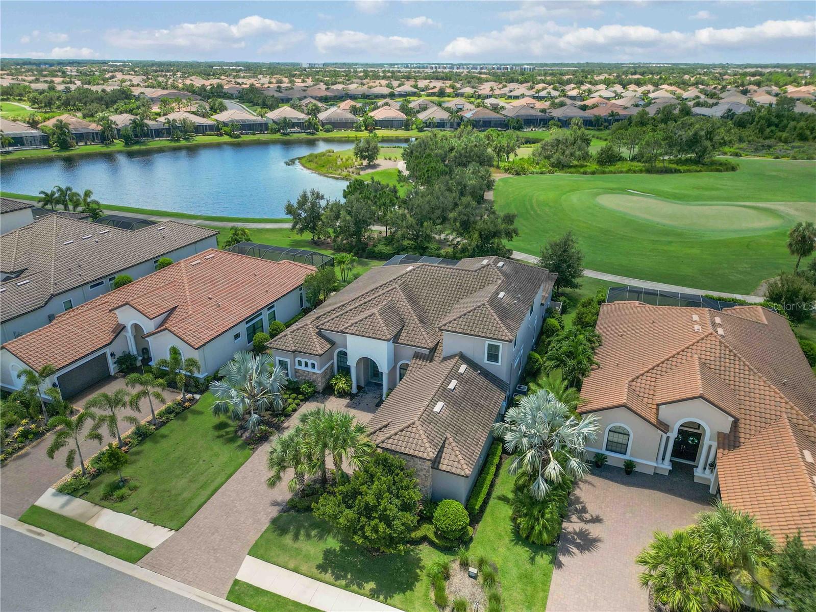 Listing photo id 69 for 4744 Benito Court