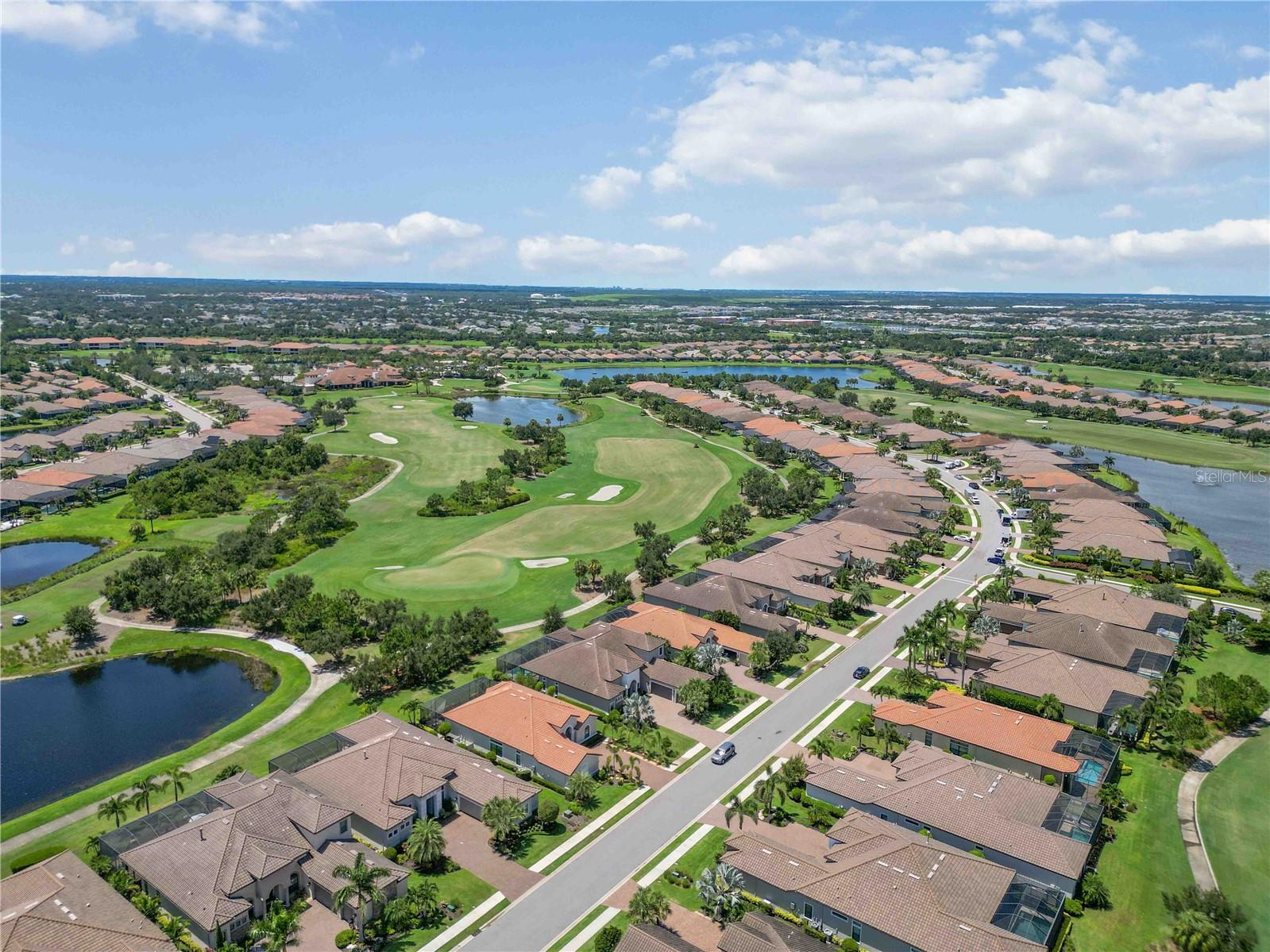 Listing photo id 74 for 4744 Benito Court