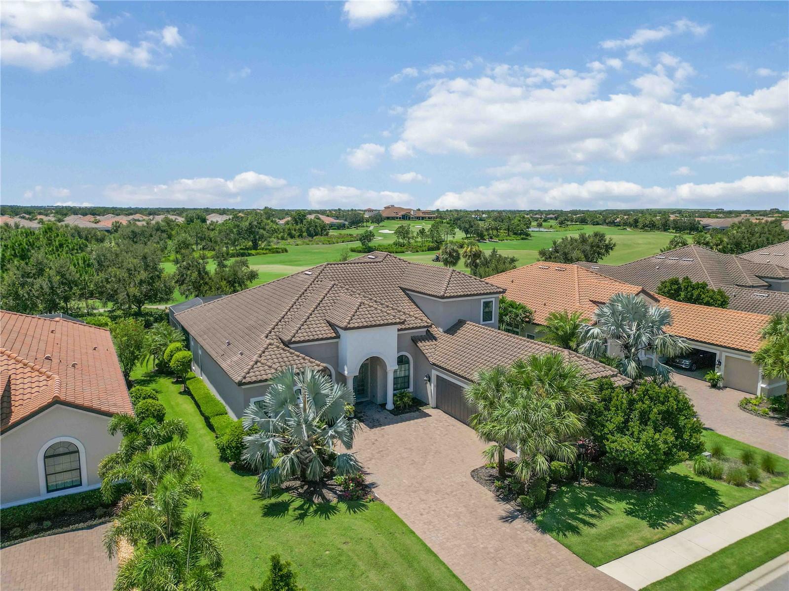 Listing photo id 80 for 4744 Benito Court