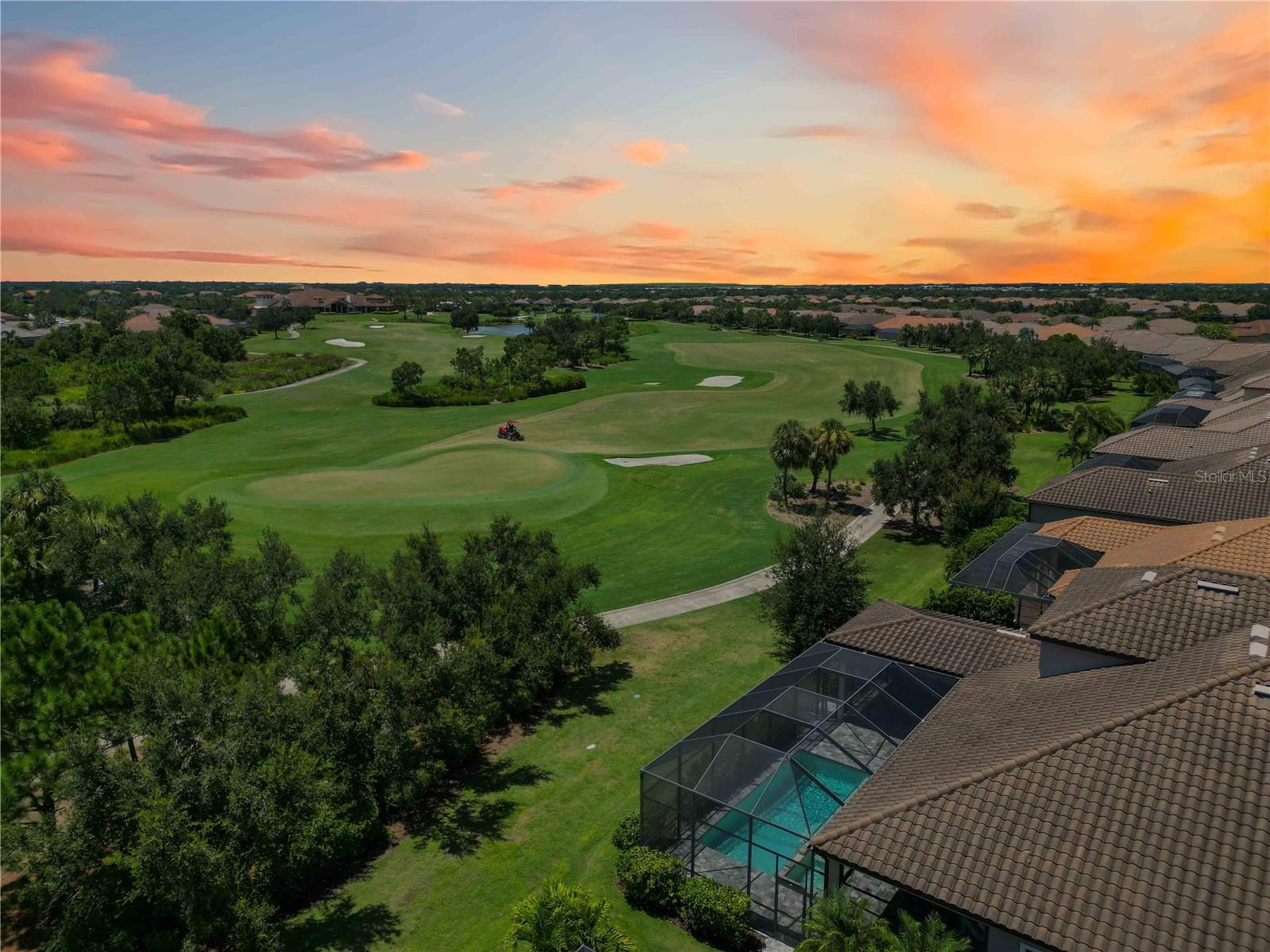 Listing photo id 82 for 4744 Benito Court