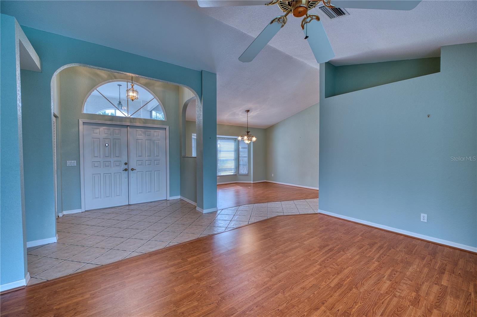 Image 8 of 39 For 18576 Alphonse Circle