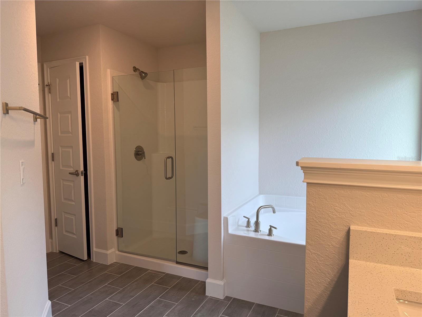 Image 5 of 9 For 2652 Averland Loop