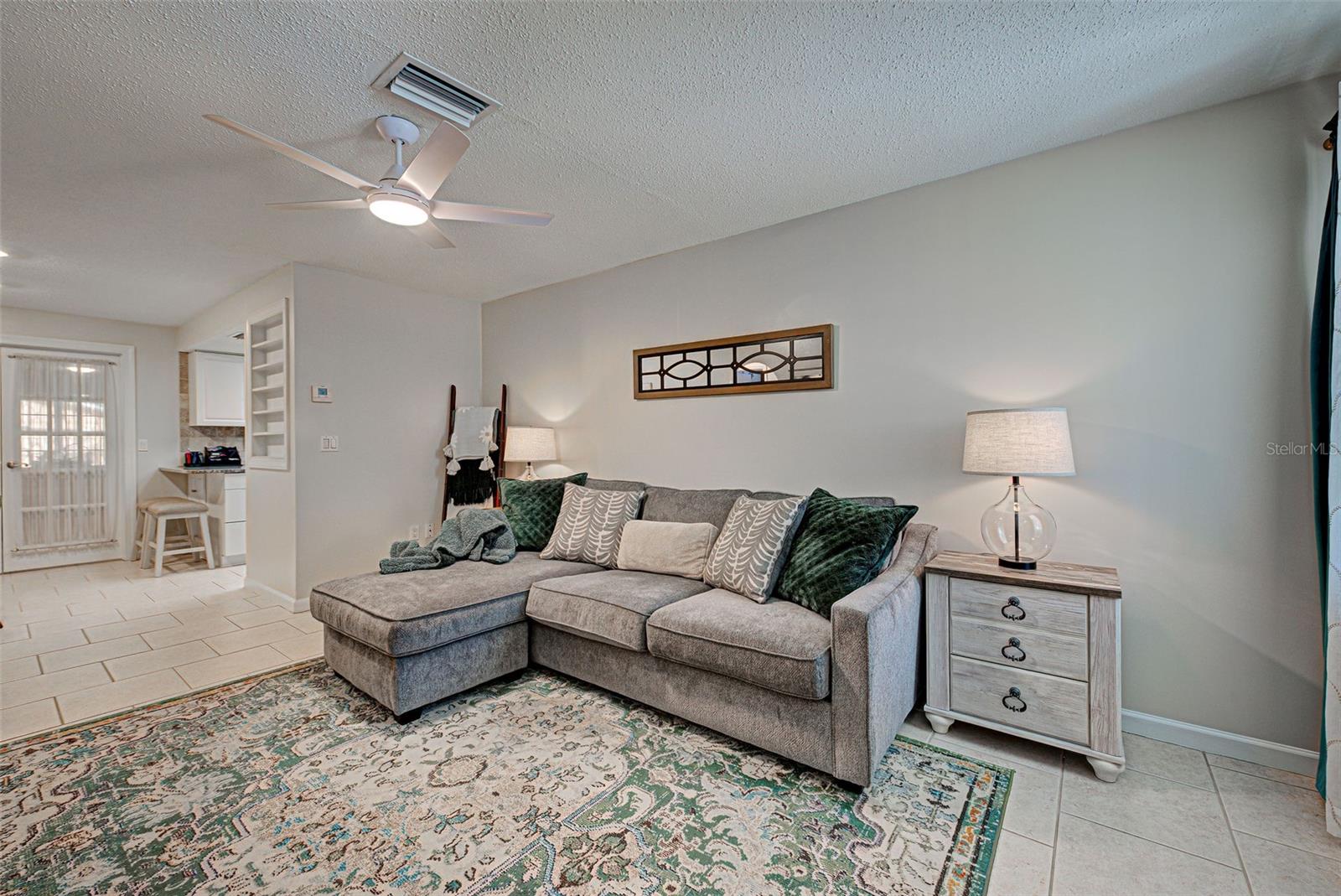 Image 10 of 79 For 470 Leach Street