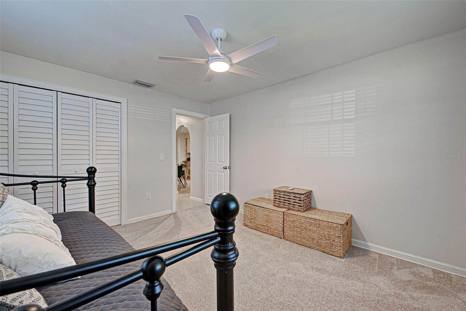 Image 30 of 79 For 470 Leach Street