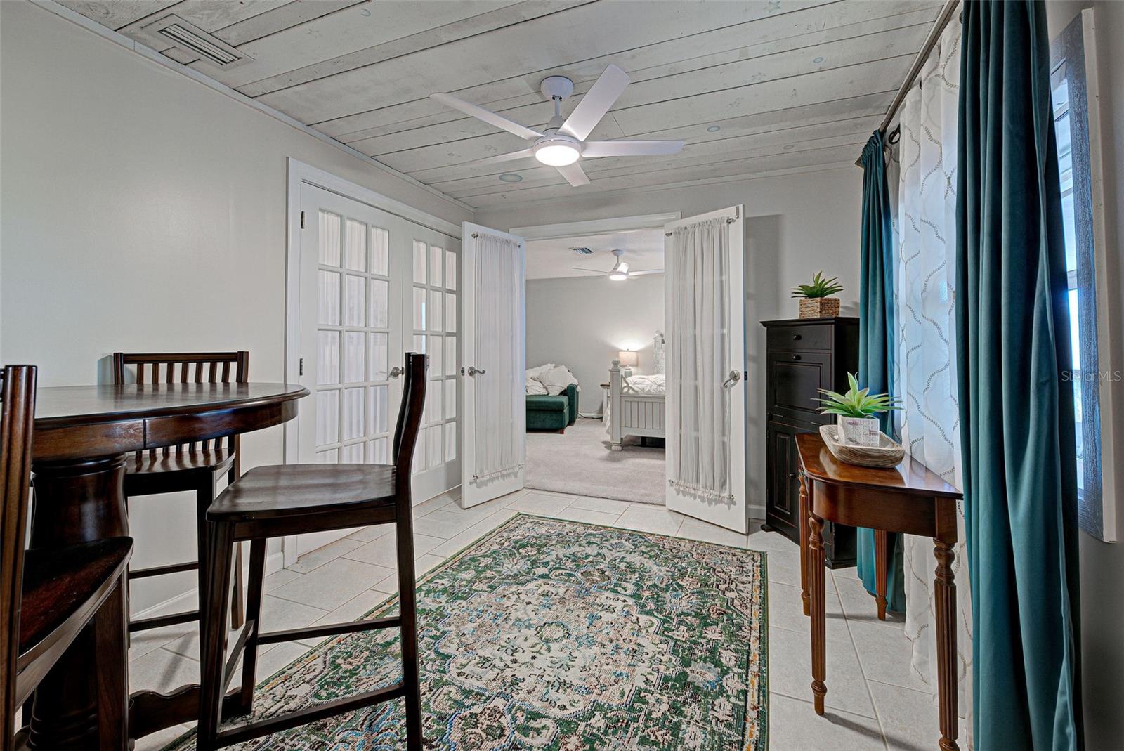 Image 36 of 79 For 470 Leach Street