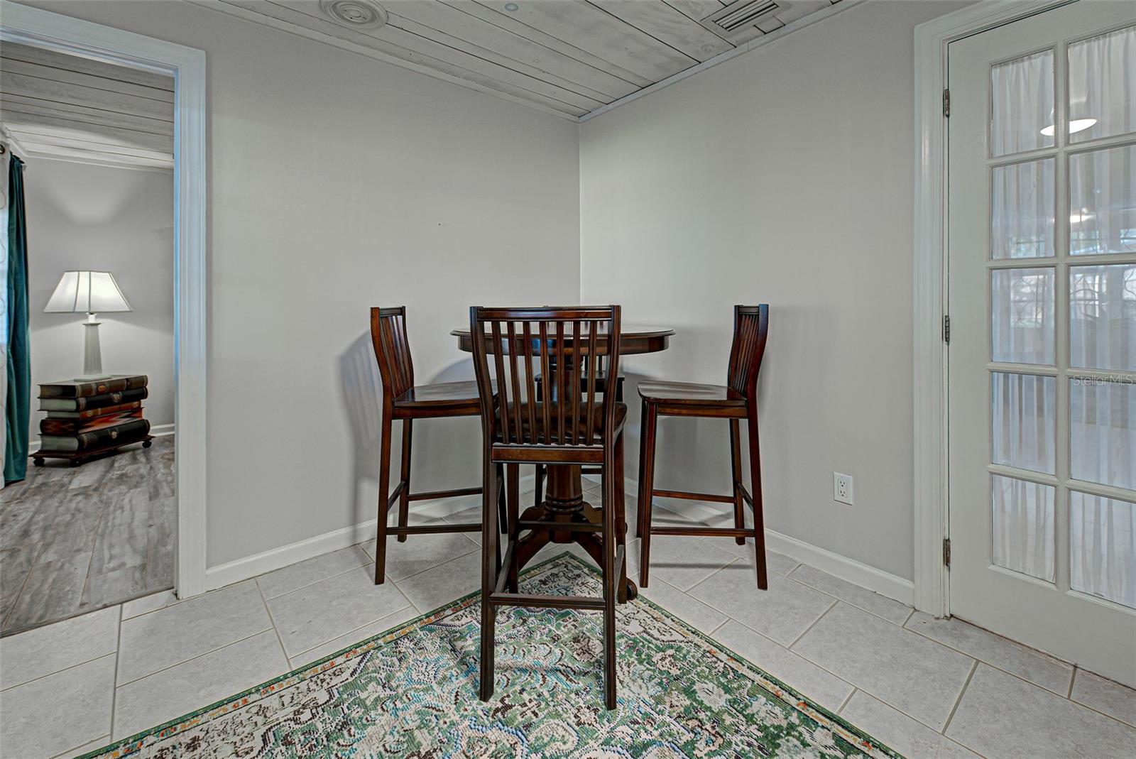 Image 37 of 79 For 470 Leach Street