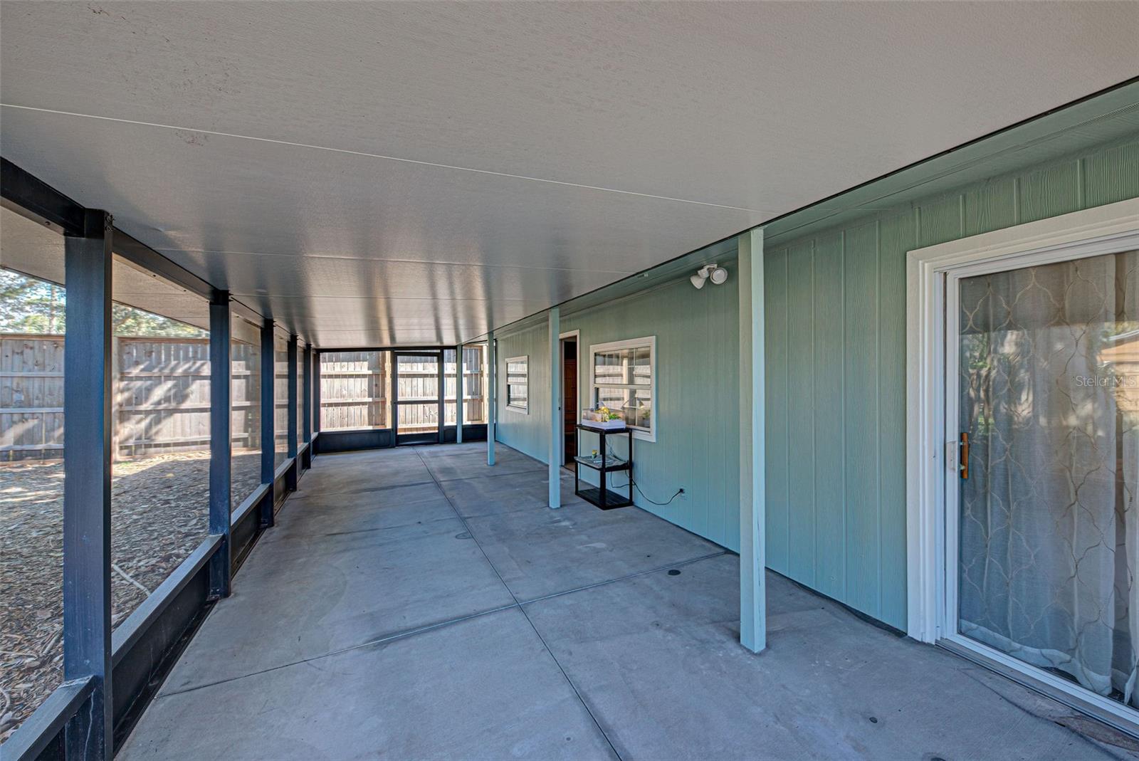 Image 45 of 79 For 470 Leach Street