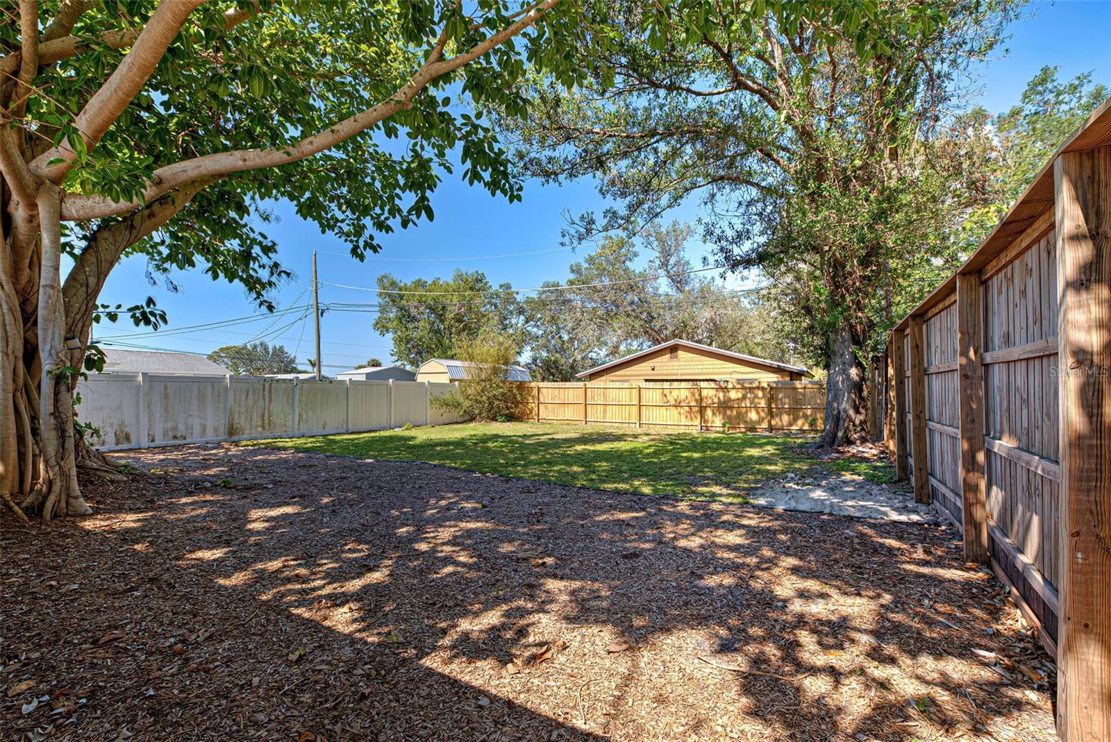 Image 50 of 79 For 470 Leach Street