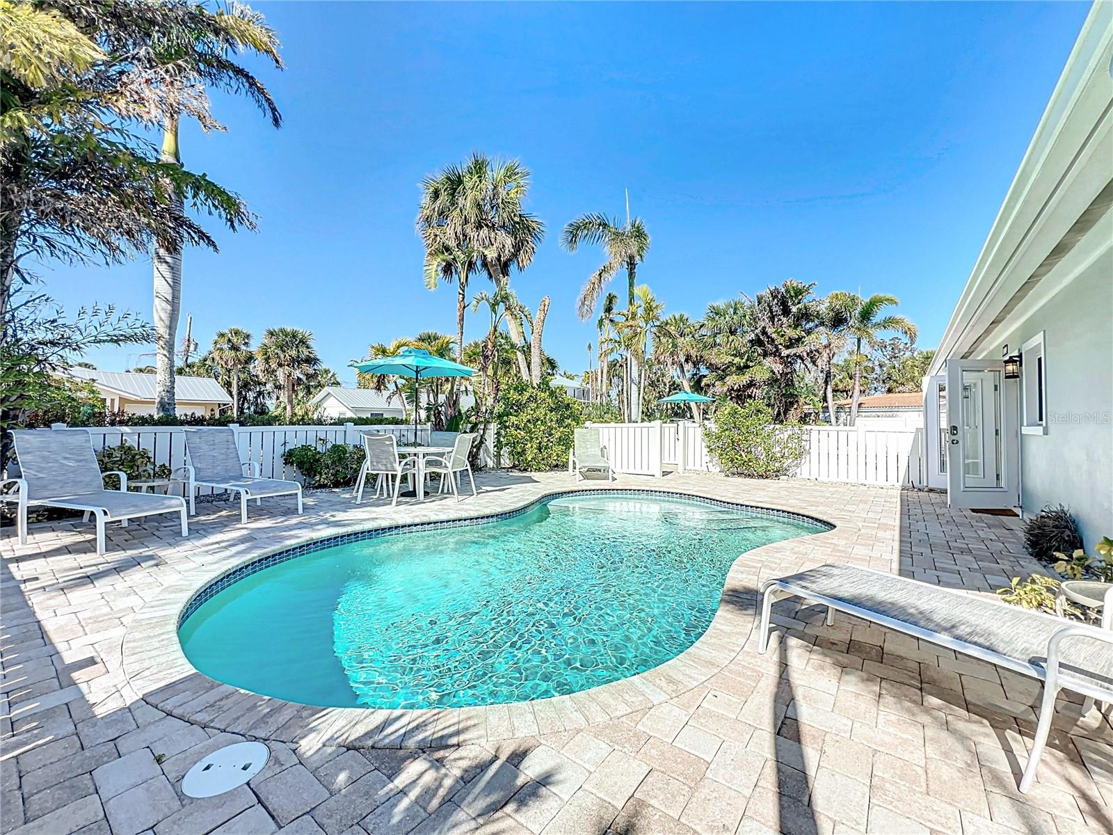 Image 23 of 42 For 207 75th Street E