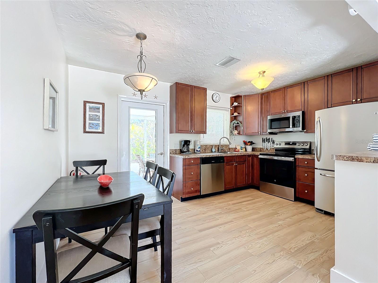 Image 27 of 42 For 207 75th Street E