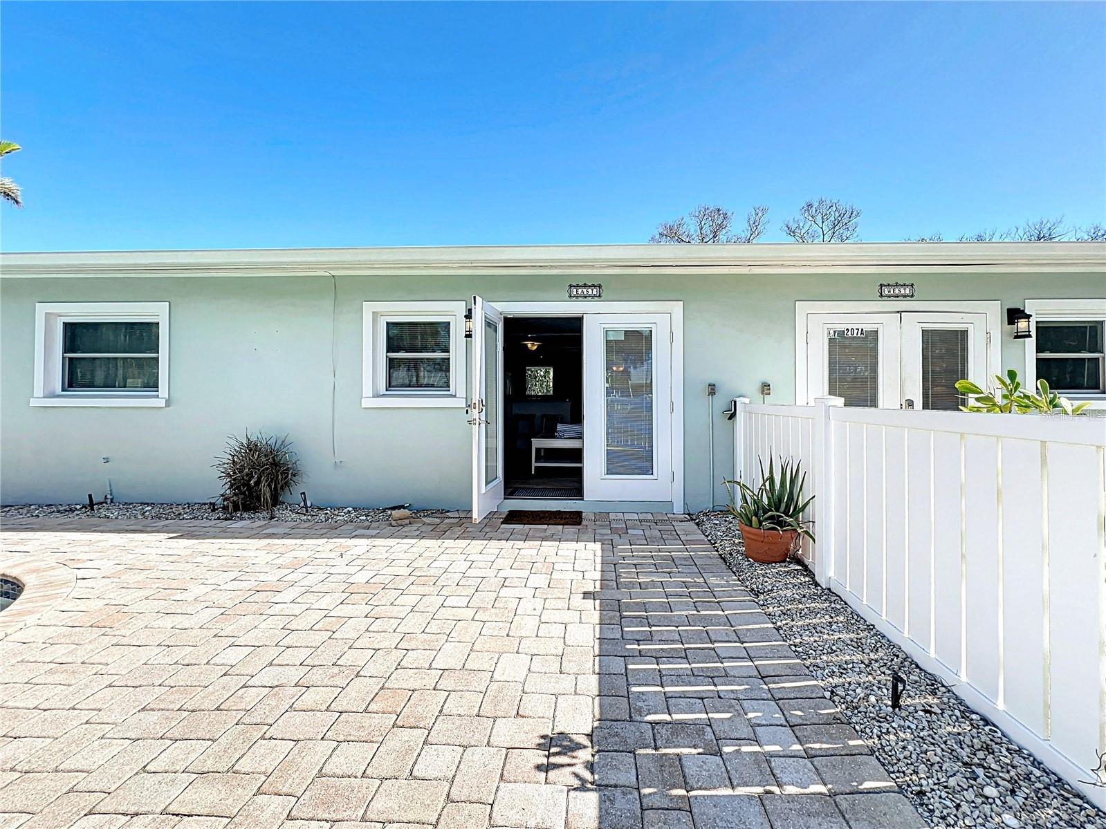 Image 4 of 42 For 207 75th Street E