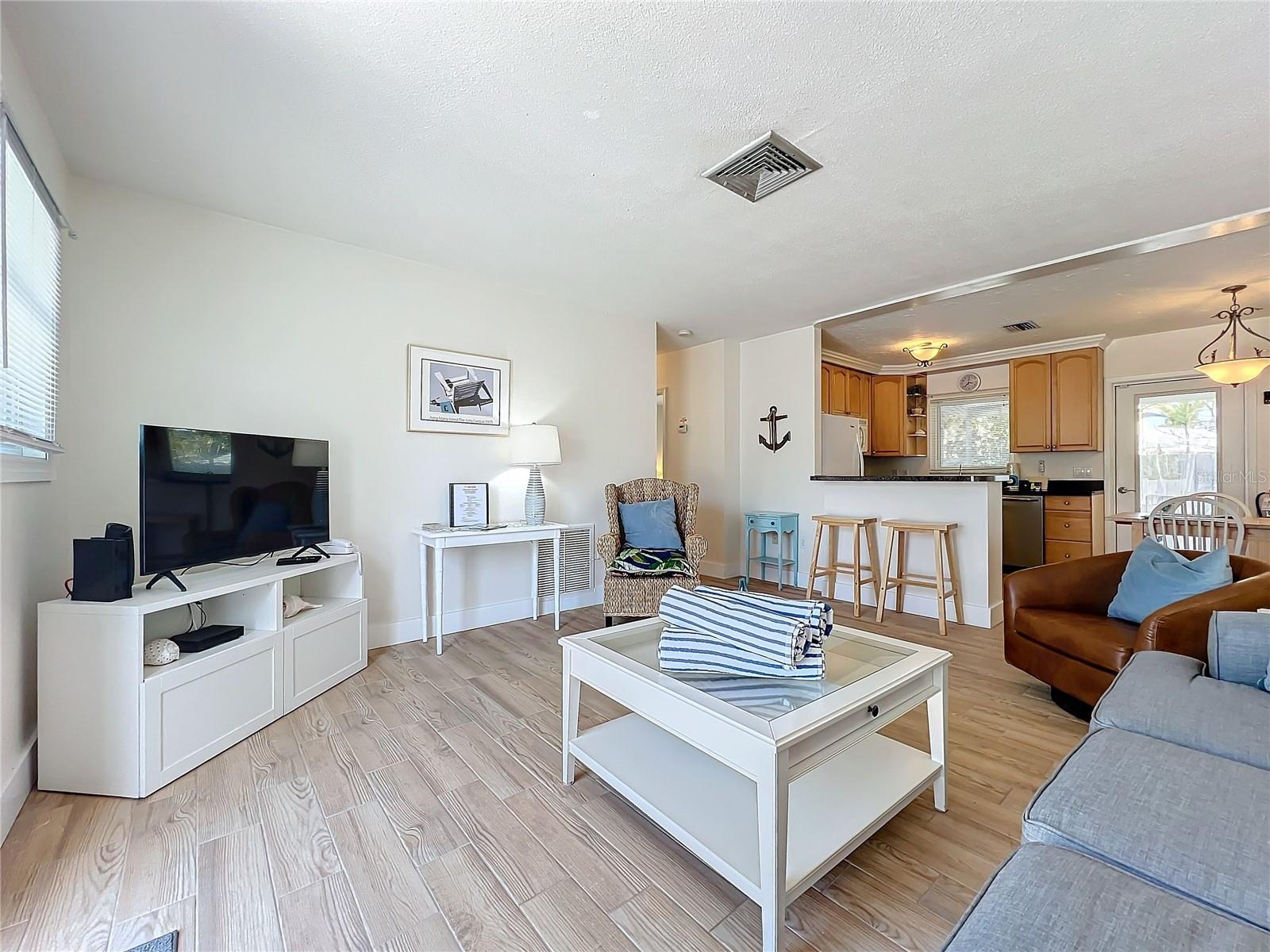 Image 6 of 42 For 207 75th Street E