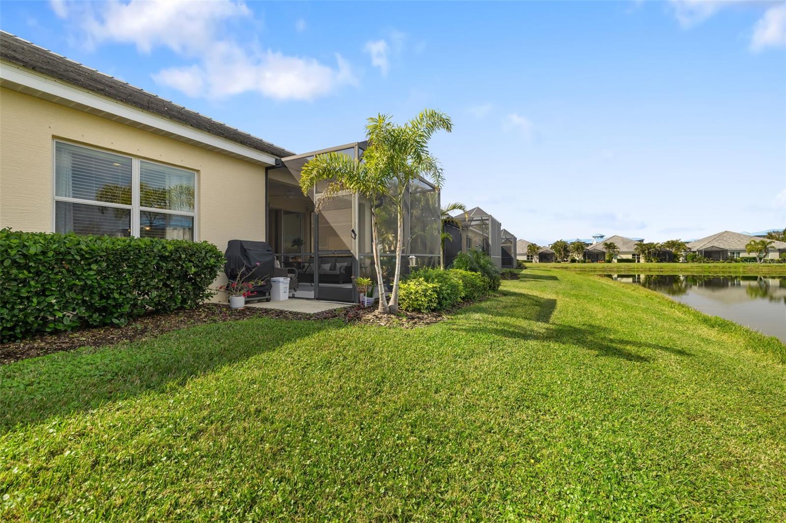 Listing photo id 30 for 12019 Sawgrass Lake Terrace