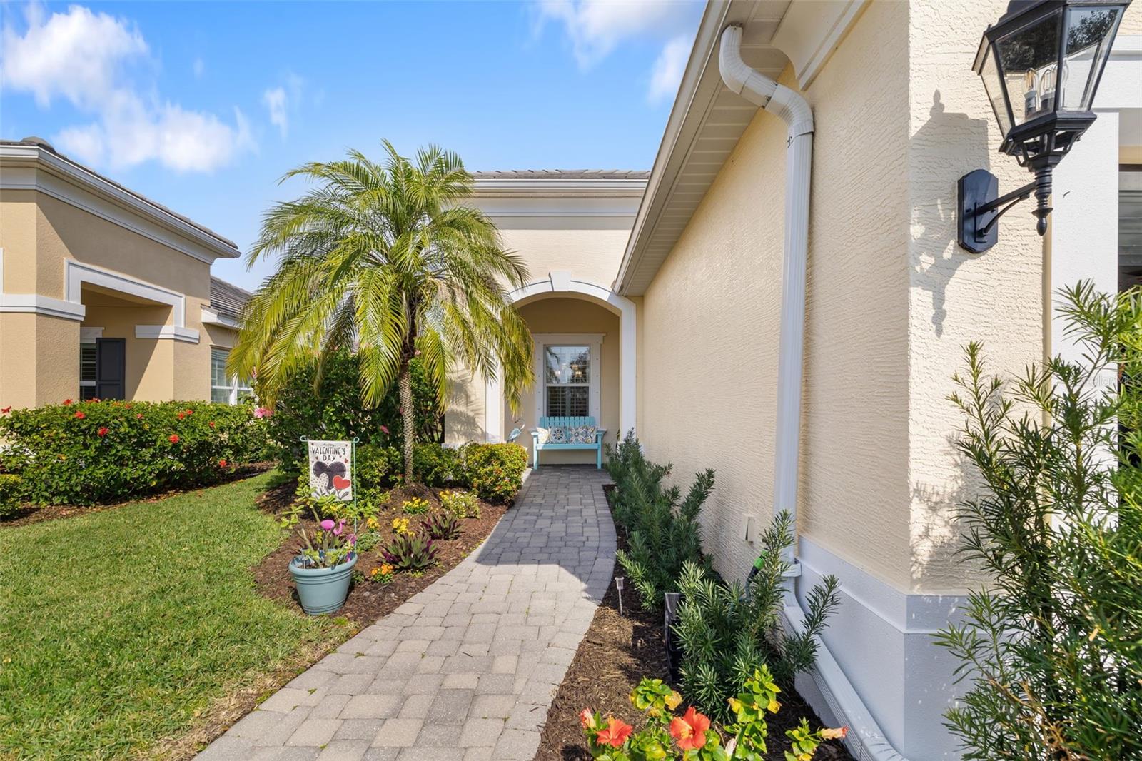 Listing photo id 3 for 12019 Sawgrass Lake Terrace