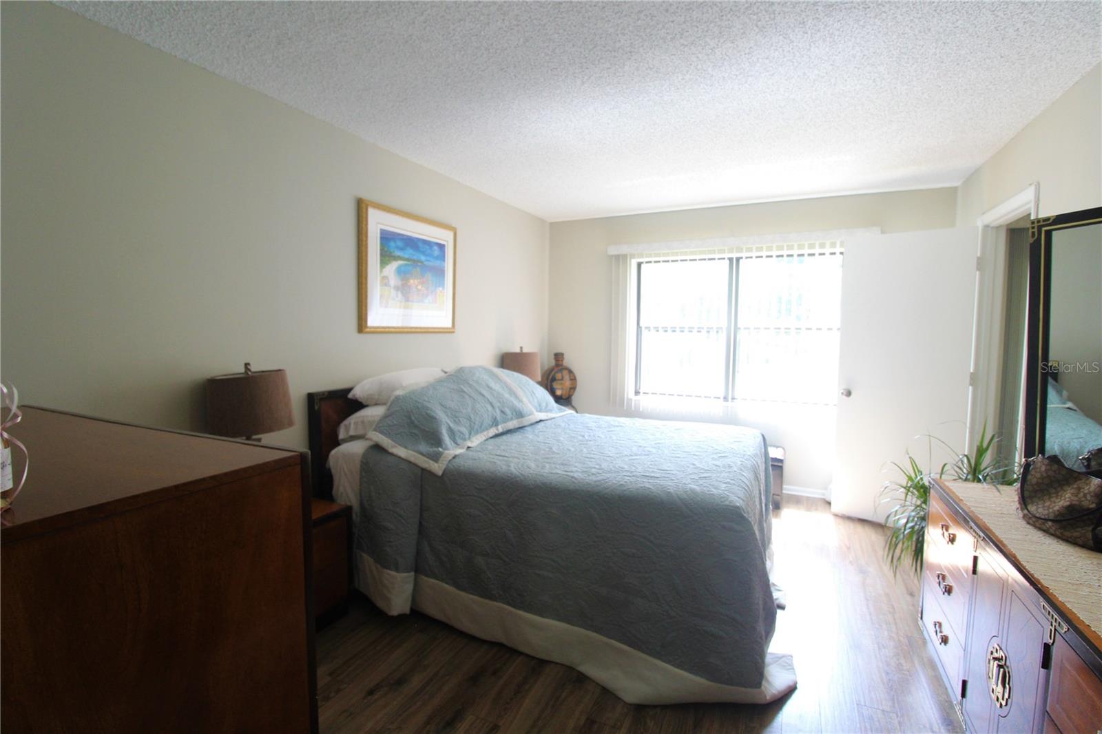 Image 10 of 21 For 425 30th Avenue W C210