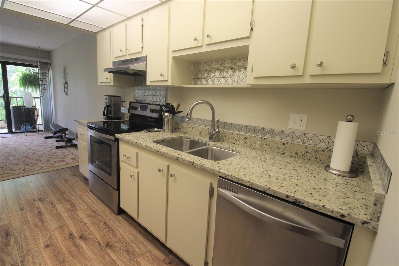 Image 3 of 21 For 425 30th Avenue W C210