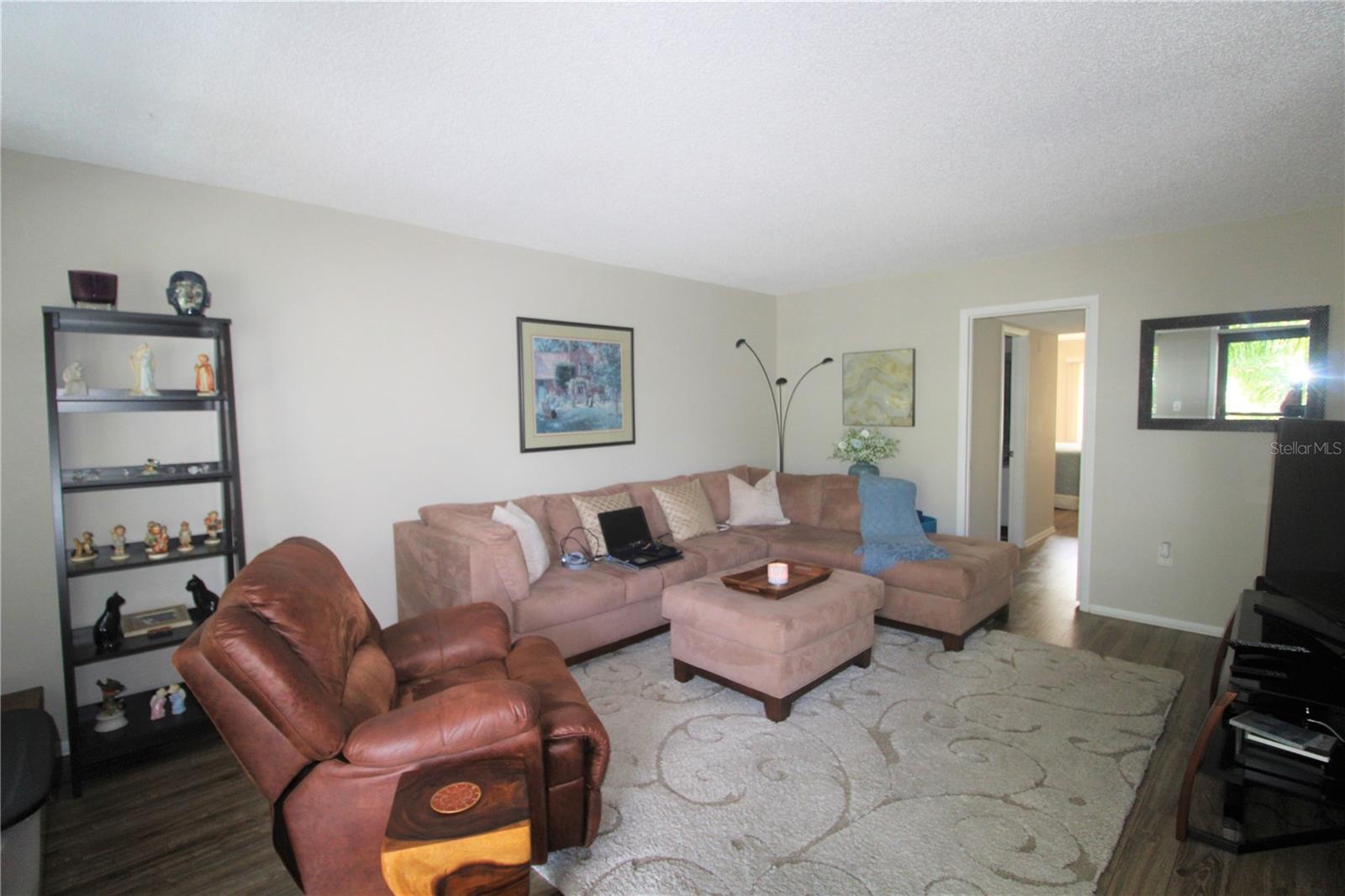 Image 6 of 21 For 425 30th Avenue W C210