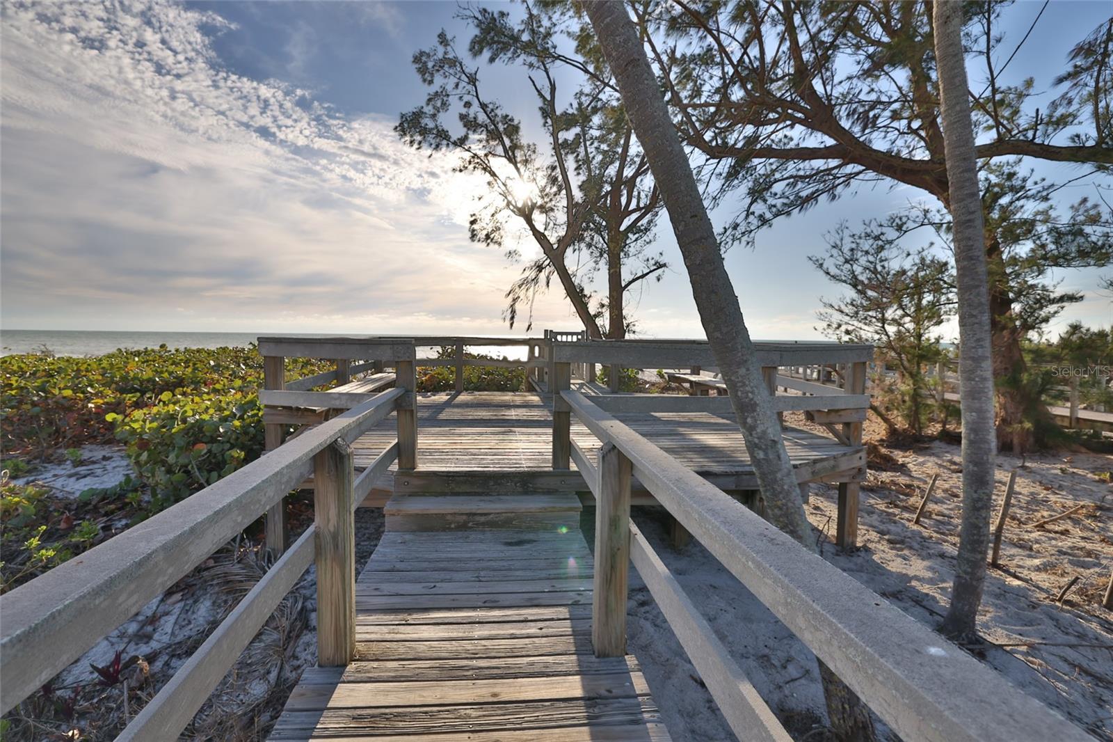 Image 41 of 50 For 5611 Gulf Of Mexico Drive 5