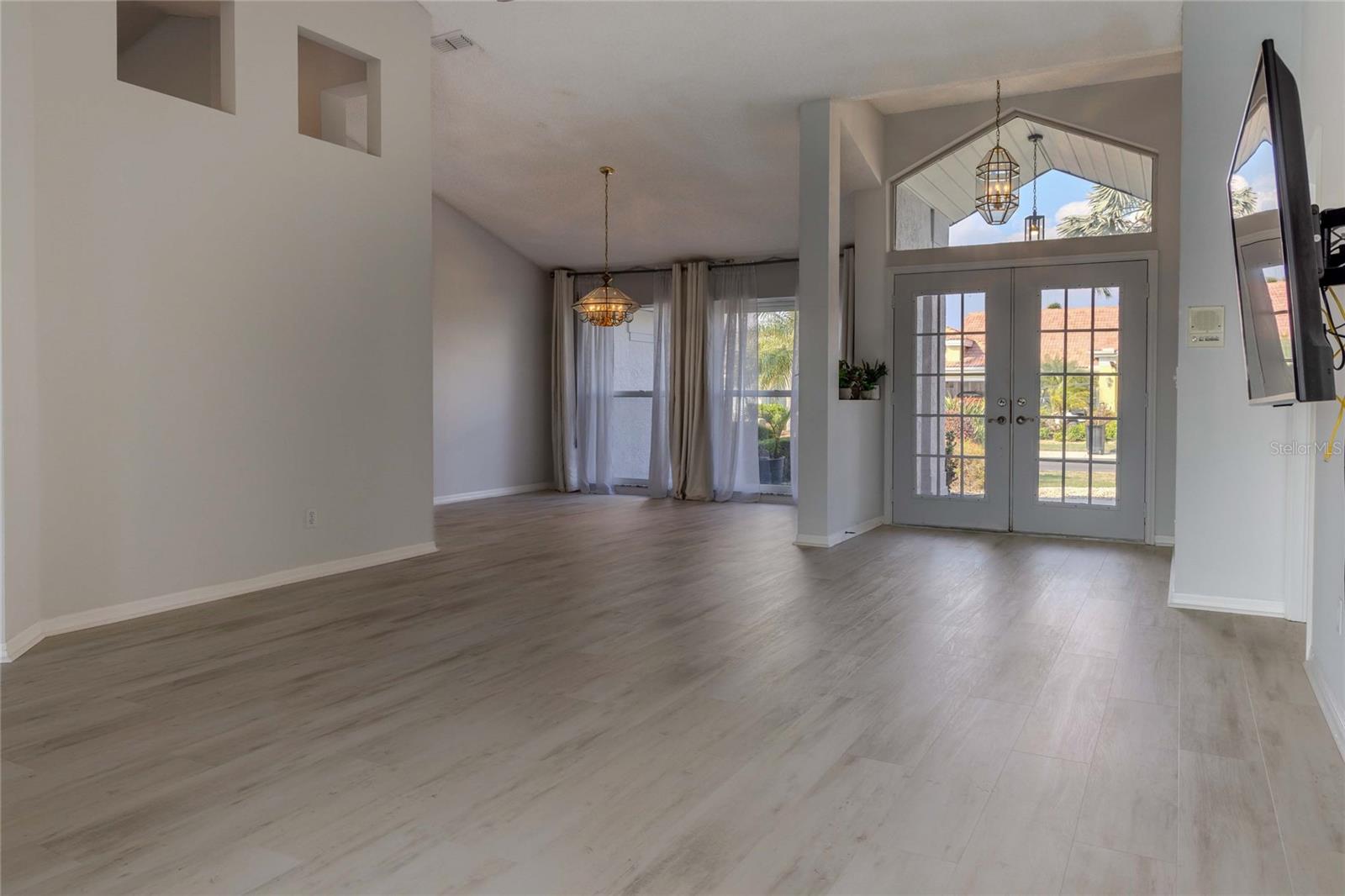 Image 4 of 37 For 1211 Peridot Lane