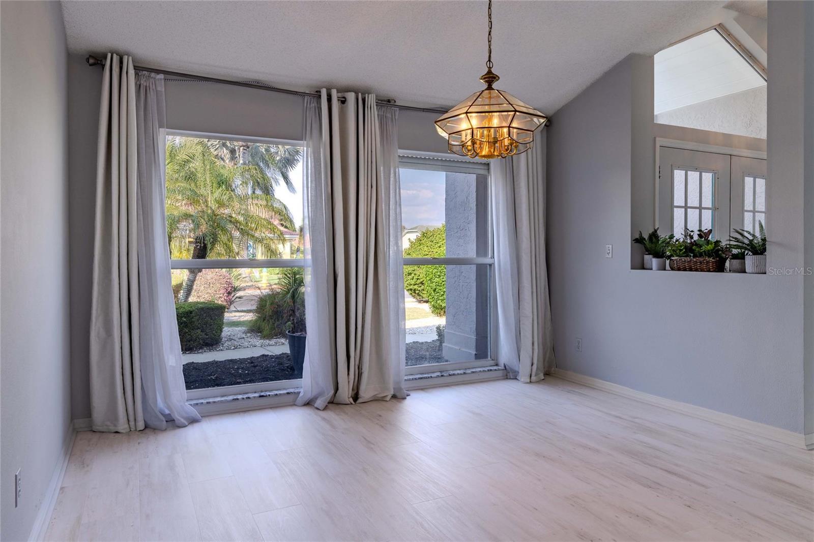 Image 5 of 37 For 1211 Peridot Lane