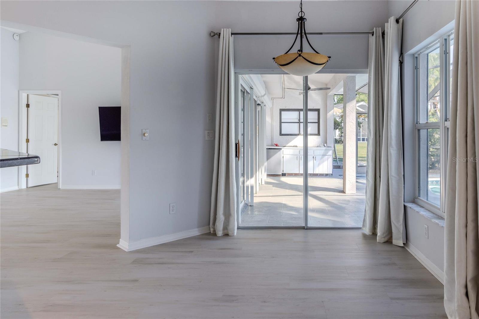 Image 8 of 37 For 1211 Peridot Lane